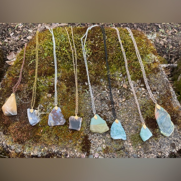 Handmade polished rock necklaces - Picture 2 of 11